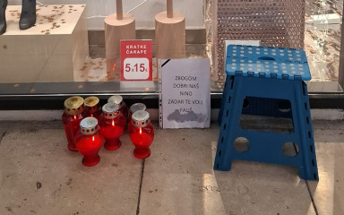 Zadrani se oprostili od voljenog Nina na mjestu gdje je svakodnevno svirao: ‘Zadar te voli’