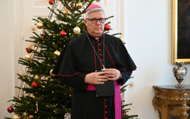 BOŽIĆNA PORUKA MILANA ZGRABLIĆA ‘Rastući utjecaj novih ideologija unosi sve više nesigurnosti u društvo’