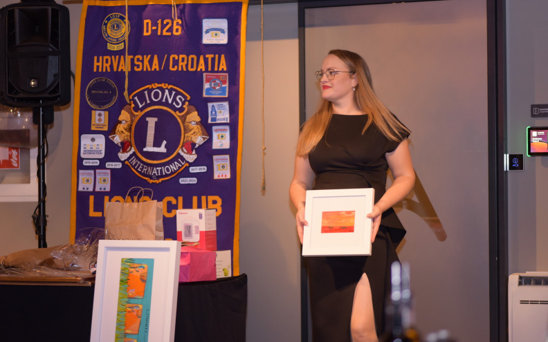 Na tradicionalnom Lions balu u Zadru prikupljena sredstva za komunikatore djeci s teškoćama