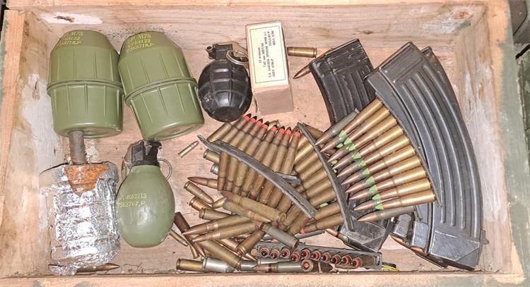 Građanin dragovoljno predao ručne bombe i streljivo