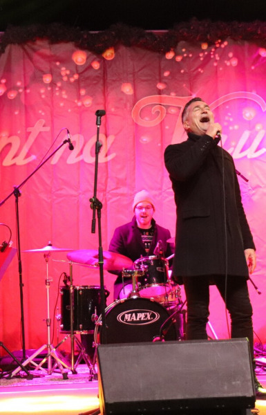 [FOTO] Pogledajte kako je bilo na božićnom koncertu Ivice Sikirića Iće na Viru