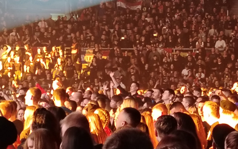 Na kraju zadarskog koncerta Thompson održao govor: ‘Onaj tko ne izlazi na izbore, nije ga briga za Hrvatsku’