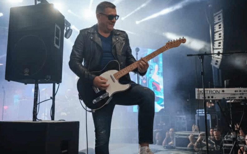 Mirko Brkljača i Duo Amadeus večeras na Plovaniju donose božićne i dalmatinske pjesme