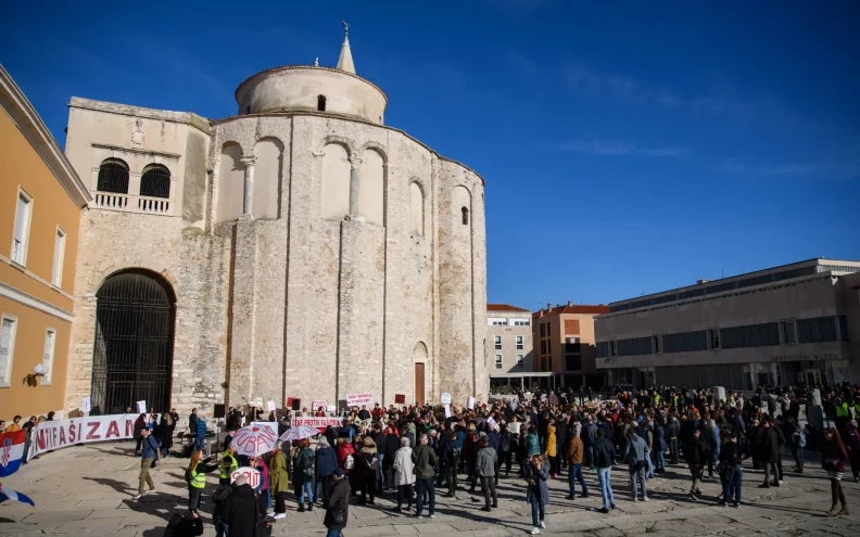ŽENSKA MREŽA HRVATSKE: ‘Osuđujemo napade na sudionike anti-fašističkih okupljanja…’