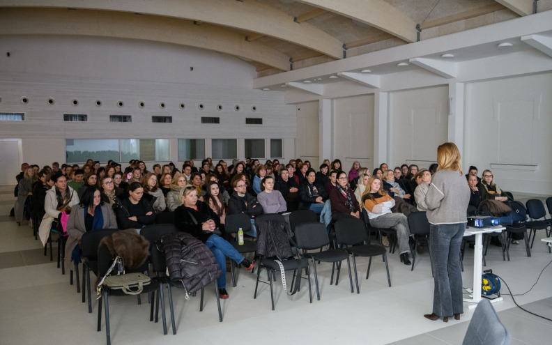 Pomoćnici u nastavi motivirani, no žele iste uvjete na državnom nivou