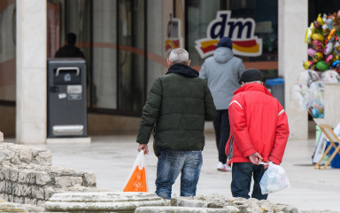 NOVOSTI ZA UMIROVLJENIKE Mirovine će rasti, ali hoće li biti dovoljno za bolji život?