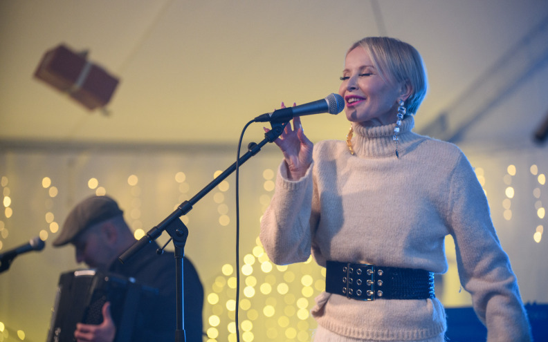 [FOTO] Danijela Martinović održala spektakularni božićni koncert u Vrsima