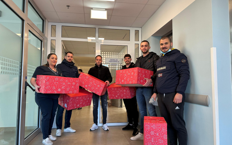 Udruga mladih Dračevac Ninski darovala djecu na Odjelu za pedijatriju OB Zadar