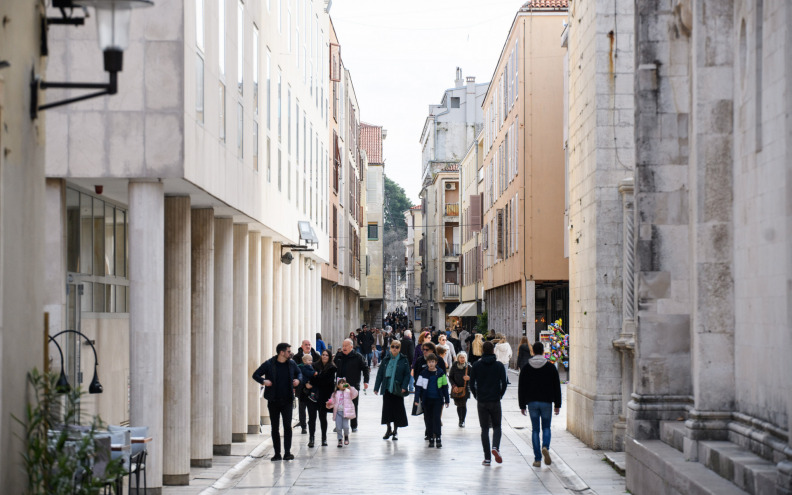 Irkinja pitala kako je živjeti u Zadru u razdoblju od listopada do srpnja, evo što joj pišu Zadrani