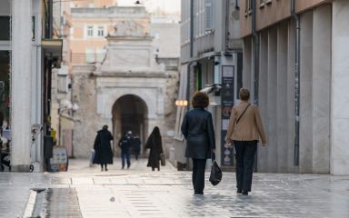 SNIJEG, BURA I POLEDICA Hladni val ne popušta, no nedjelja će biti barem djelomice sunčana