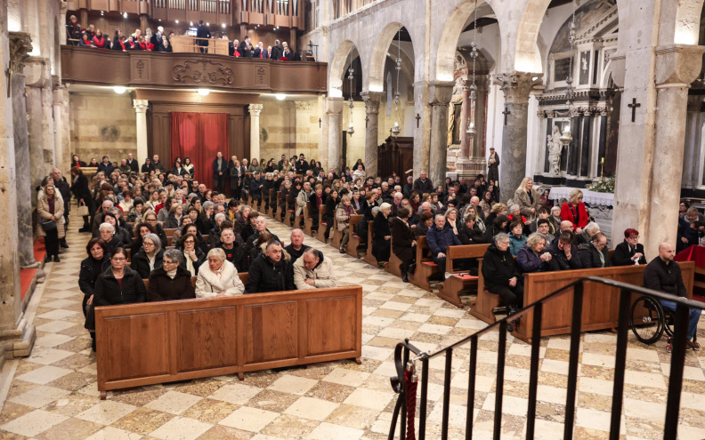 FOTO Svečanim misnim slavljem u katedrali proslavljena svetkovina svete Stošije