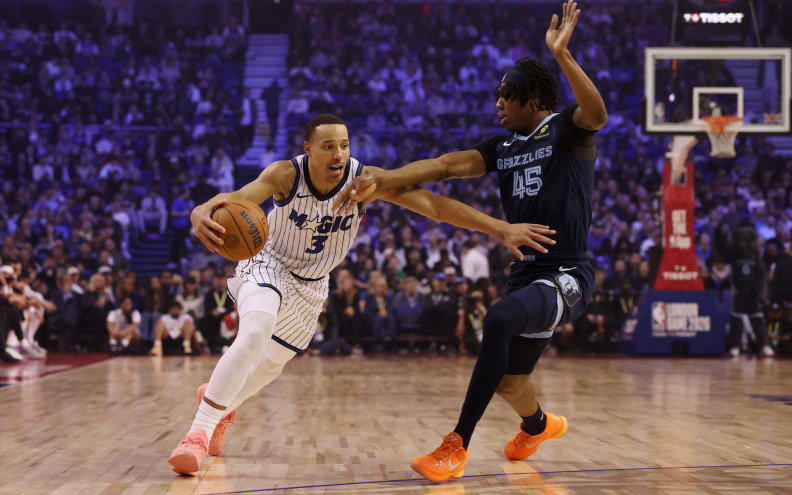 Memphis pobijedio Orlando u Londonu, prosvjednik ometao izvođenje himne