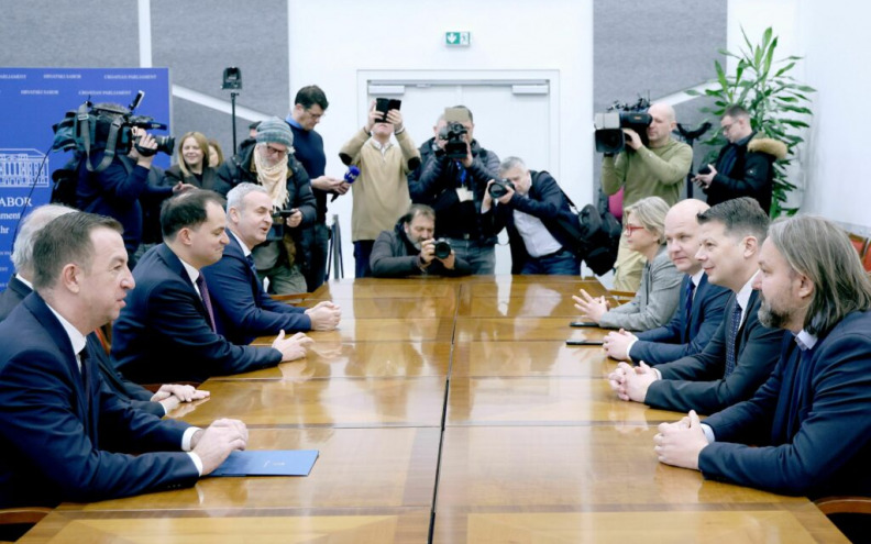 PREDSTAVA ZA KAMERE Ljevica i HDZ odlučili glumiti 