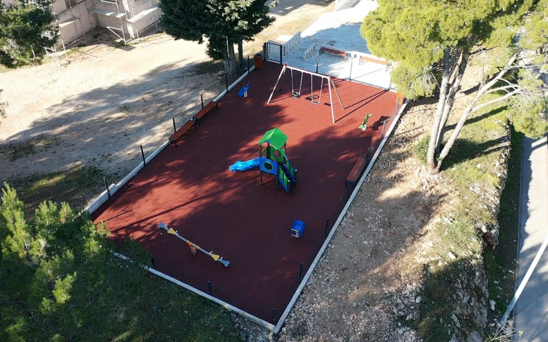 Uređeno novo dječje igralište u Lukoranu