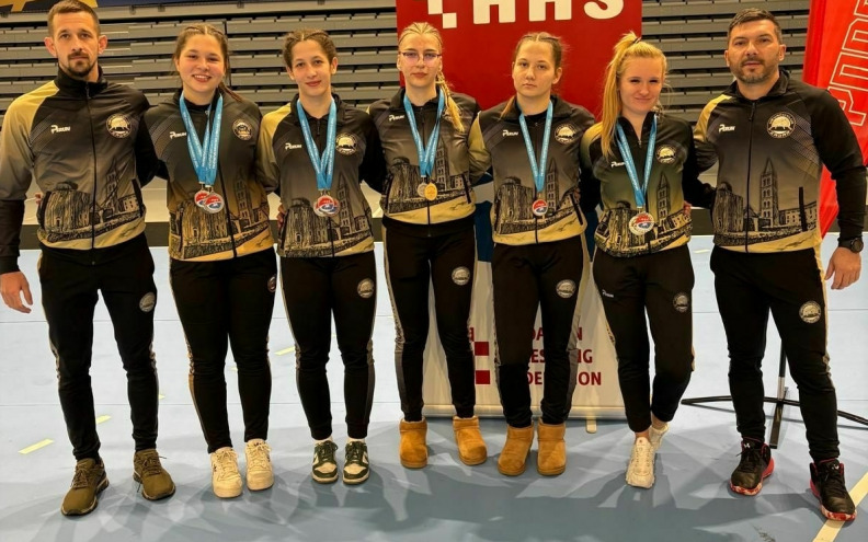 Lucija Durut zlatna, Zadar ekipno drugi