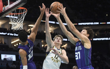 Indiana u gostima svladala Charlotte i prekinula niz od 13 poraza