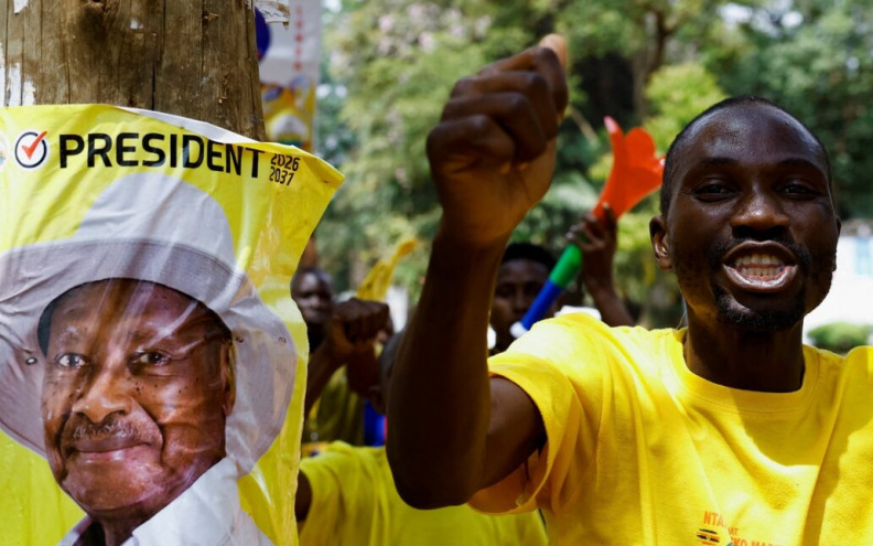 Museveni, predsjednik Ugande od 1986., uz optužbe o prijevari premoćno pobijedio na izborima