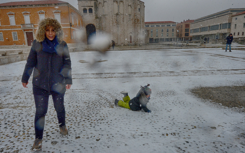 Ako zasniježi u Zadru, zimske službe spremne: 'Osigurane su dovoljne količine soli i mehanizacije'