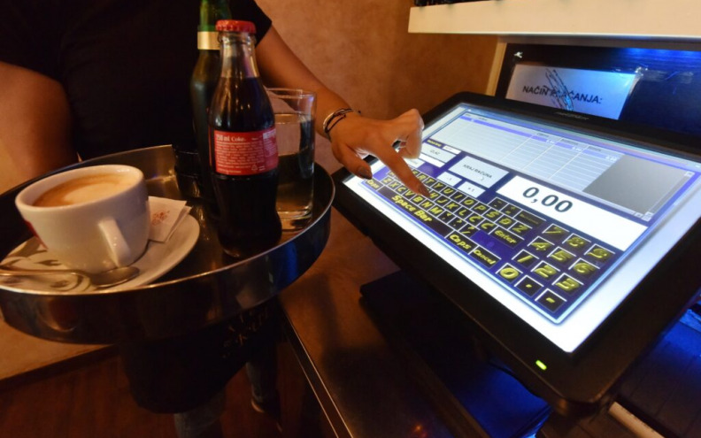 Porezna uprava: 'Šaljite eRačune, nismo slali obavijest da se fiskalizacija odgađa'