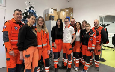 Zadarski hitnjaci čestitali Novu godinu, ljudi oduševljeni! ‘Hvala što postojite…’