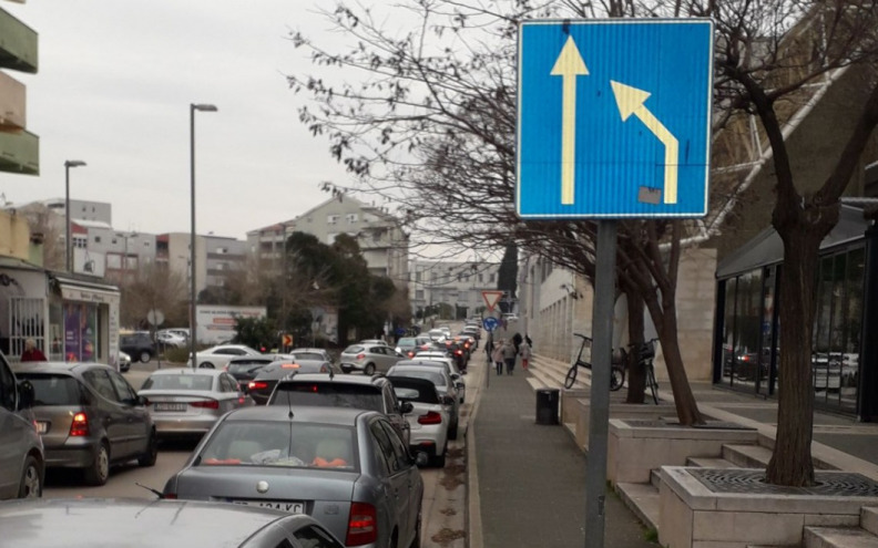 'SPREMNI ZA LJETO' Fotka gužve u Zadru privukla pozornost