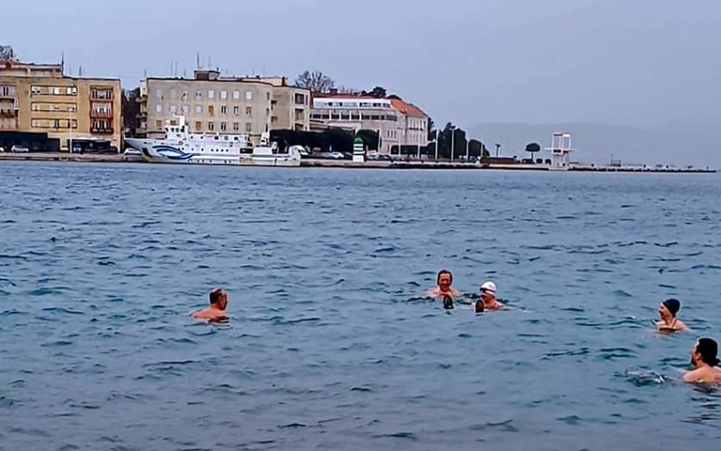 FOTO Hrabri Zadrani uživaju u morskim radostima: 'Hvala ti grade na ovoj ljepoti...'