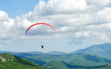 Planinarsko društvo Paklenica poziva na otkrivanje čari paraglidinga