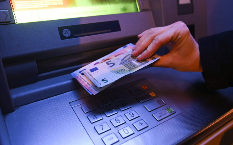 Banke odbacuju optužbe o navodnim trikovima kod paketa besplatnih usluga: 'Naš trošak je i do 100 milijuna eura godišnje'