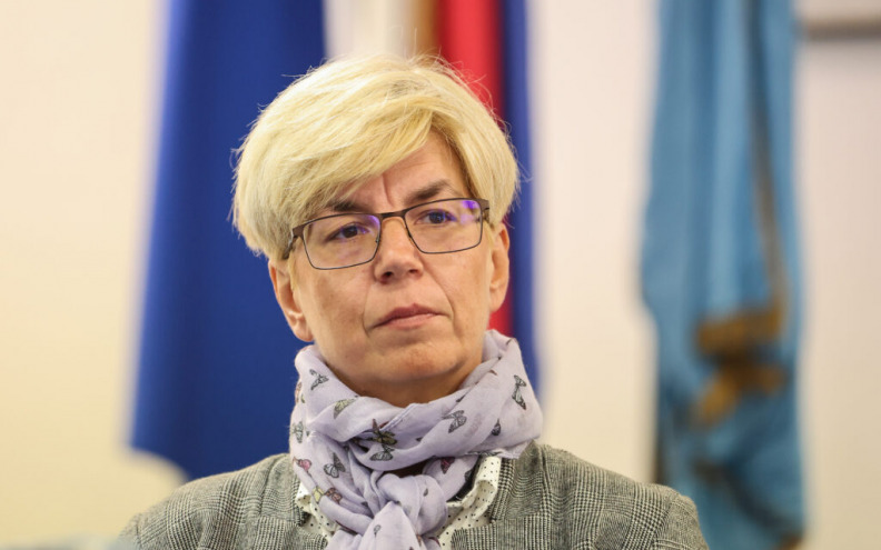 [VIDEO] Ustavna stručnjakinja: 'Thompson ima dobre odvjetnike koji znaju kako ga zadržati u sferi žrtve'