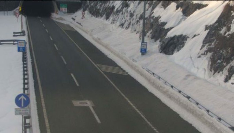 Autocesta A1 kod Maslenice otvorena samo za osobna vozila, ograničenja i na ličkim cestama