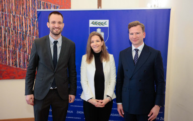 Veleposlanica Švicarske posjetila Zadarsku županiju, evo o čemu je razgovarala sa županom Bilaverom i gradonačelnikom Erlićem