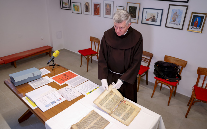 [VIDEO] U samostanu sv. Frane pronađena najstarija inkunabula u Hrvatskoj: 'Cijene za nju zapravo nema'