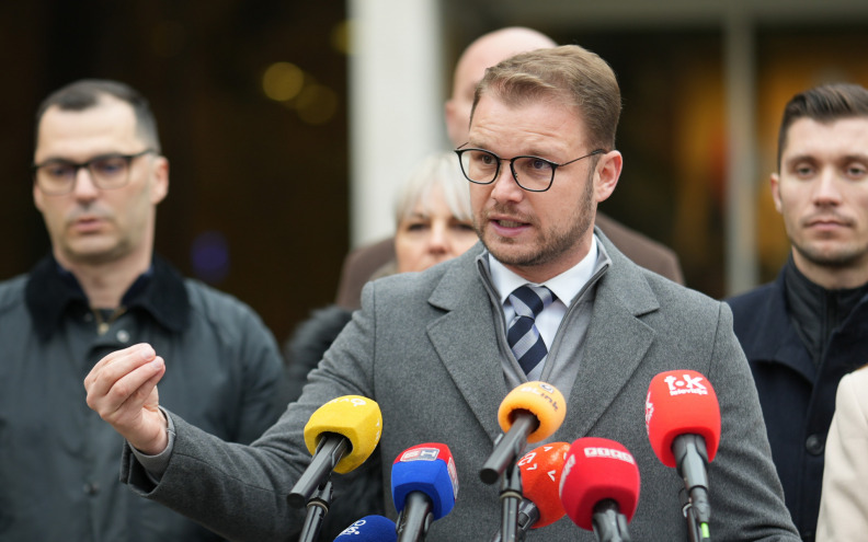 Gradonačelnik Banja Luke u Gračacu: 'Naša djeca ne smiju zaboraviti Republiku Srpsku Krajinu i Oluju'