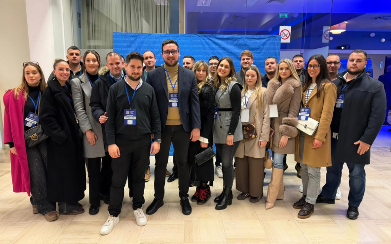 Mladež HDZ-a: 'Ulaganja u jednosmjensku nastavu, STEM programe i studentski standard ključ su obrazovne budućnosti'