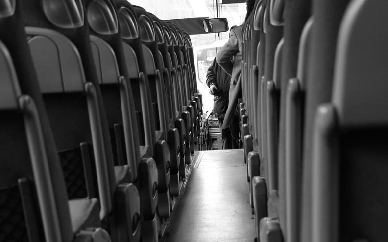 MOŽE LI BIZARNIJE? Pijan ukrao gradski autobus pa izazvao nesreću