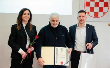 Prvom zapovjedniku SJP Poskoci, Đuri Županu uručeno priznanje povodom obilježavanja Dana Općine Jasenice