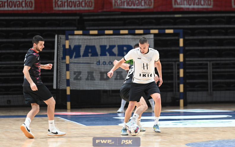 KREĆE ZAVRŠNICA  Smiljevac ispisao antologiju Wintera, Autobusi Rogić herojski pao