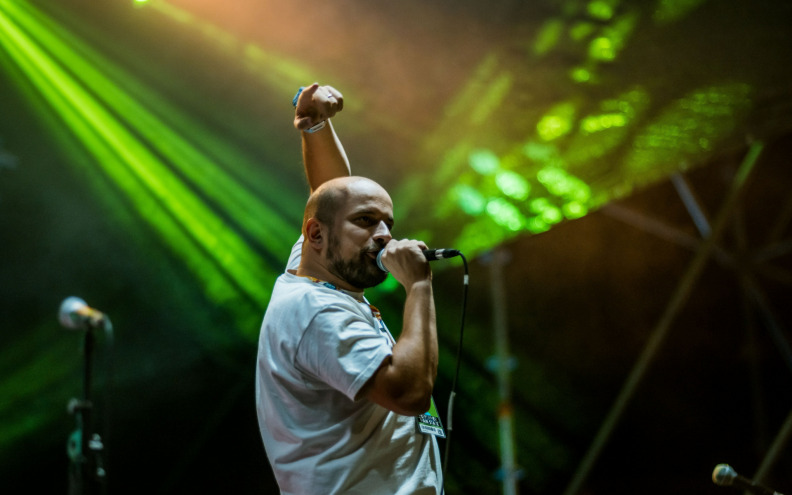 Vojko V ima novi singl: 'Htio sam napraviti pjesmu o tome kako se počinjem baviti hidroizolacijom'