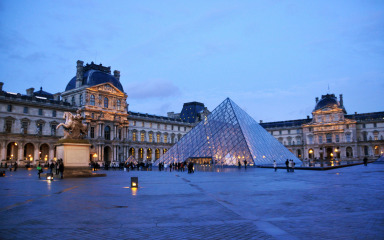 Nova poplava u Louvreu oštetila sliku na stropu