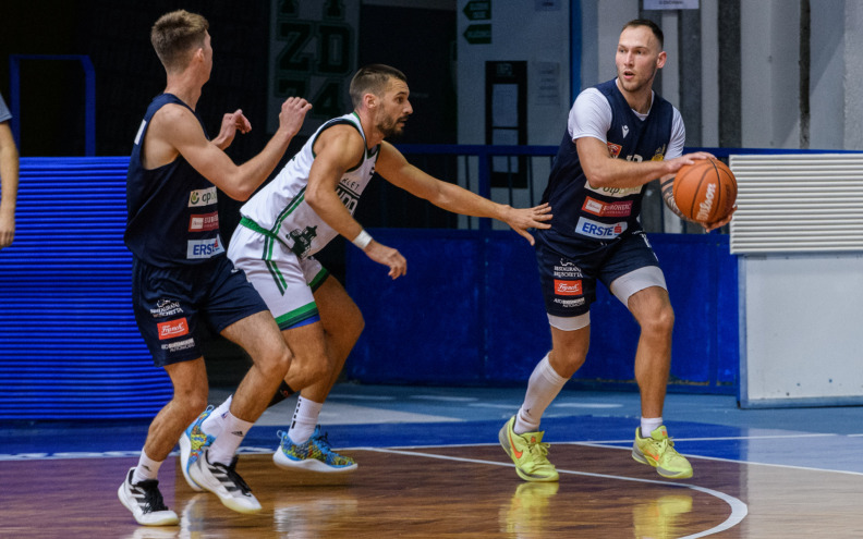 Oporavak Jazina, Puntamičani ostavljeni na minus 30