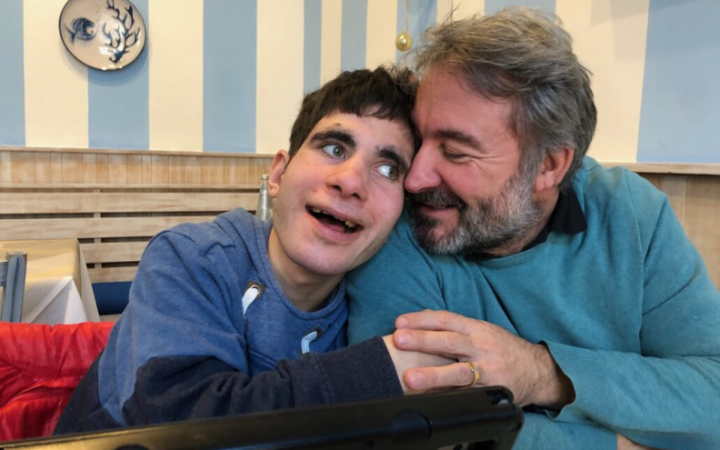 Mladić iz Njemačke ima teški invaliditet i nikakva prava u Hrvatskoj, birokracija mu ne da ni invalidsku iskaznicu