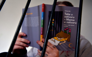 RODITELJSTVO IZA REŠETAKA Kako odrastaju djeca čiji su mama ili tata u zatvoru: ‘Govorimo o njih par tisuća…’