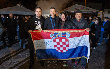 DOČEK ZA PAMĆENJE! Seline priredile čudesan doček Josipu Jurlini: ‘Srce nam je k’o kuća!’