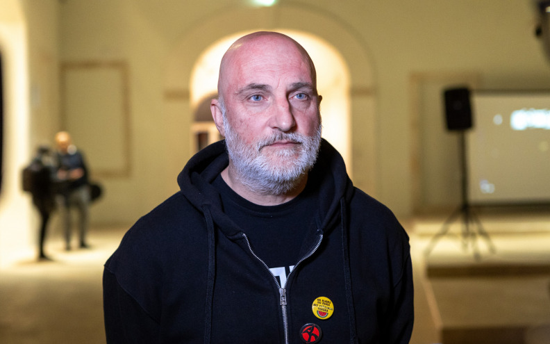 POMAK I ŠUM Roberto Vodanović - Čopor bilježio vibracije Dvije palače