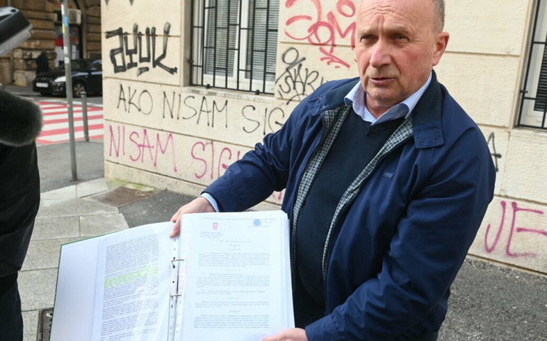 Bespravni graditelj koji je na Štrbačkom buku napao novinare sad tuži Državni inspektorat!