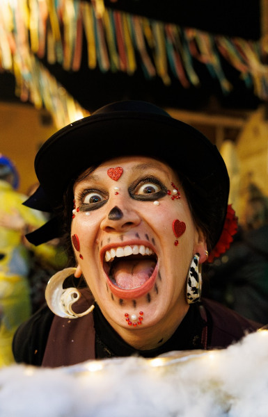 [FOTO] Sinoć održan koncert SMF i Gustafa, izabrane najbolje maske: ‘Nagrađeni su do zadnjeg centa opelješili Turističku zajednicu’