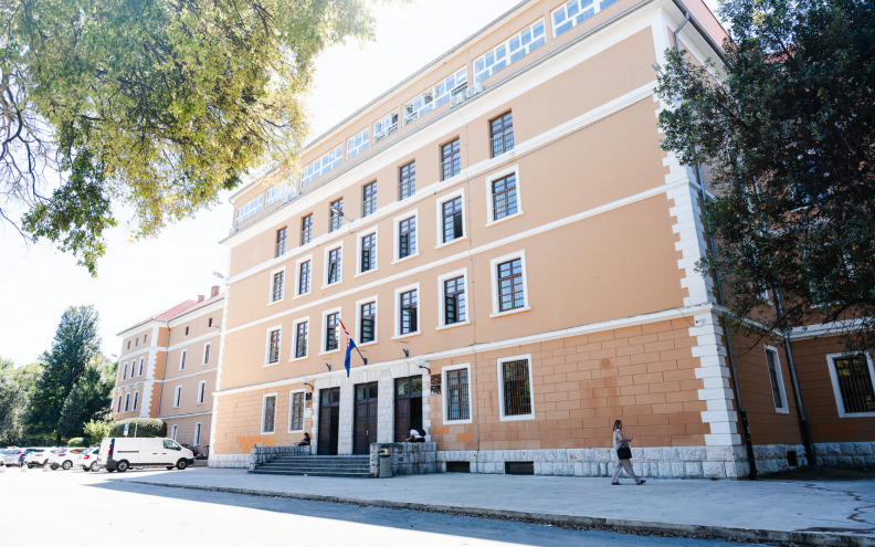 Maturu palo 250 odlikaša! Koliko su ocjene u srednjim školama zaista realne?