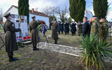 Milanović odao počast civilnim žrtvama Domovinskog rata u Medviđi