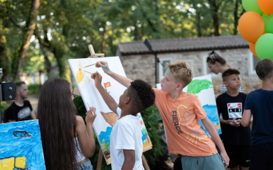 Studenac u sklopu platforme „Narančasta ribica“ poziva samohrane roditelje da prijave djecu na besplatno  ljetovanje