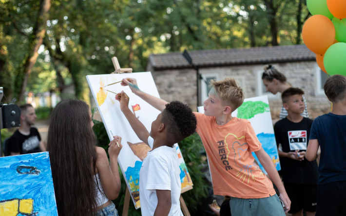 Studenac u sklopu platforme „Narančasta ribica“ poziva samohrane roditelje da prijave djecu na besplatno  ljetovanje